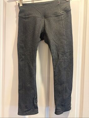 CALIA by Carrie Underwood Dark Gray Capri Leggings